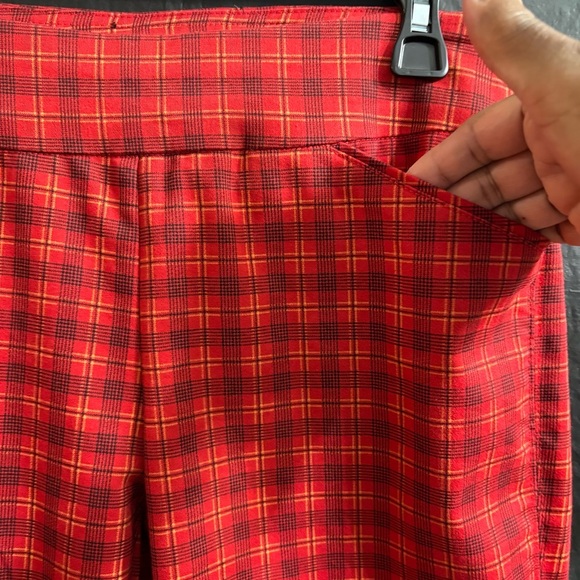 Croft & Barrow 6 Petite Red Plaid The Effortless Stretch Pattern Pants - Picture 2 of 5